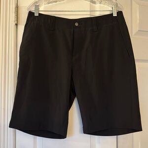 Men’s golf shorts